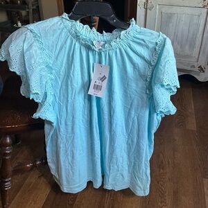 NWT CROWN & IVY XL TOP